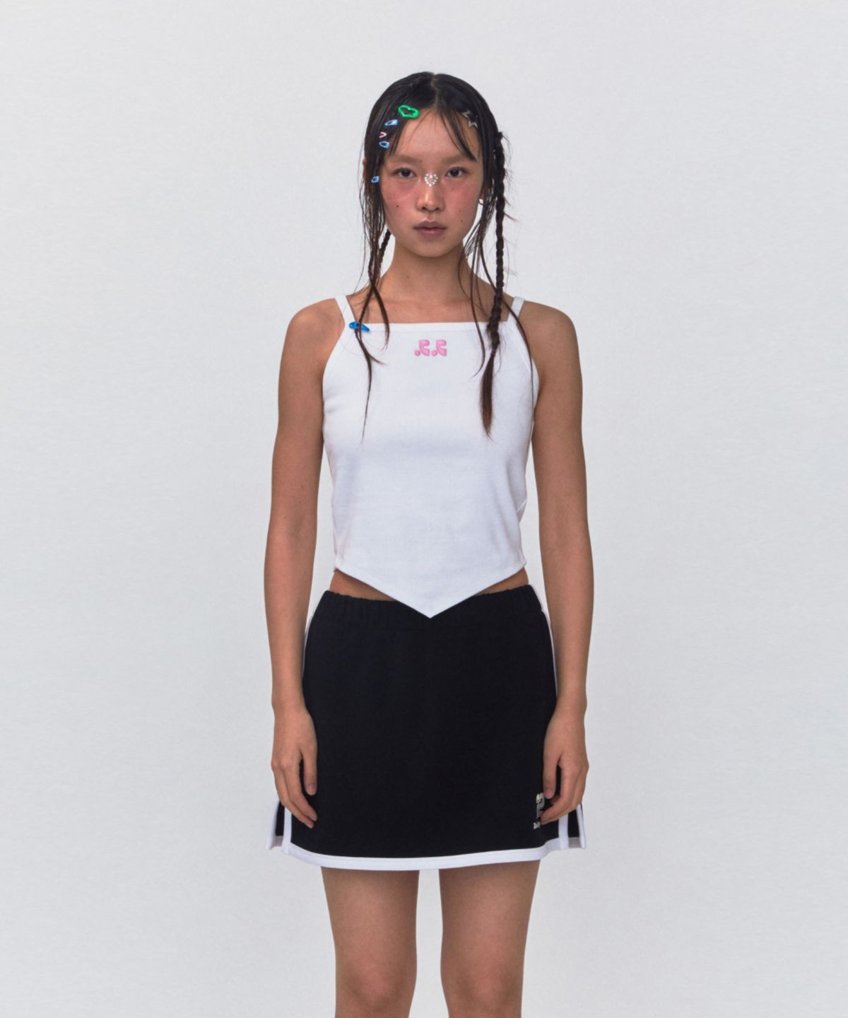 레스트앤레크레이션(REST&RECREATION) RR ARROW POINT SLEEVELESS TOP_WHITE
