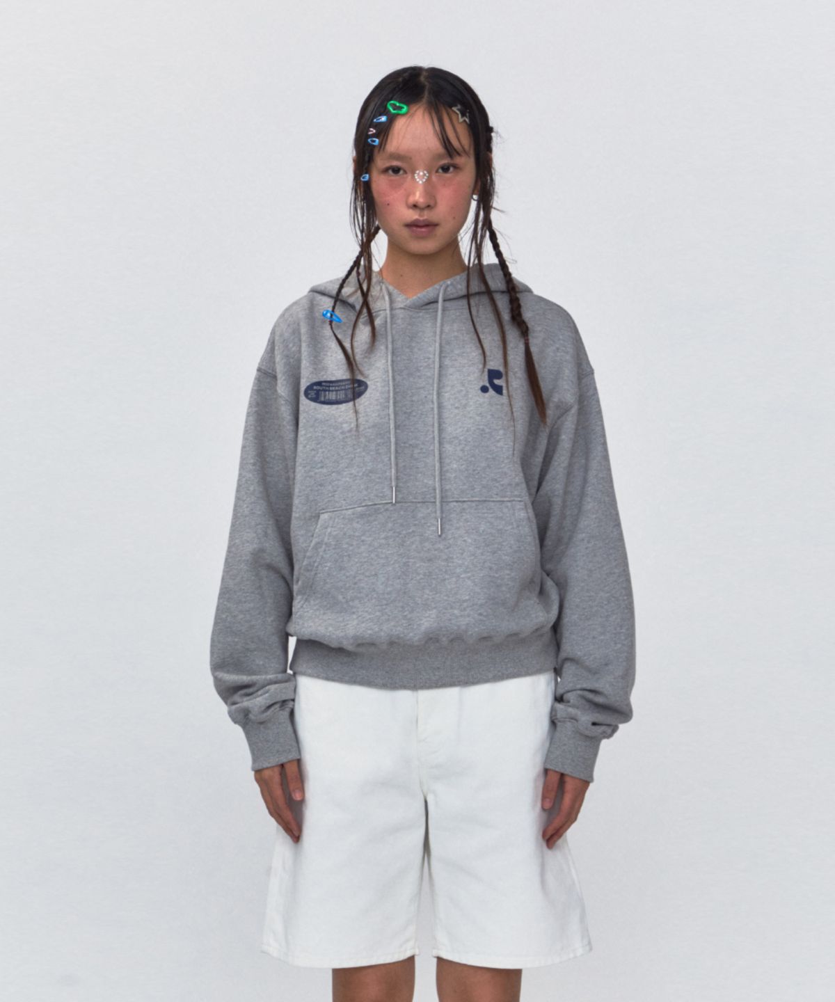 레스트앤레크레이션(REST&RECREATION) RR 22 LOGO CROPPED HOODIE_GREY