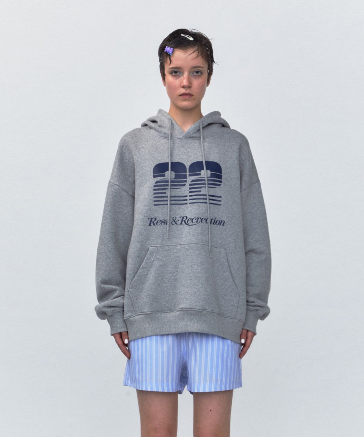 레스트앤레크레이션(REST&RECREATION) RR 22 LOGO OVERSIZED HOODIE_GREY
