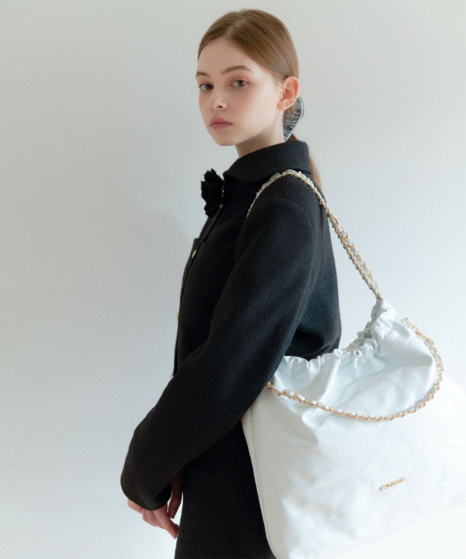 【新品】ANOETIC anc draw chain shoulder bag MUSINSA | ANOETIC ANC DRAW CHAIN SHOULDER BAG_WHITE