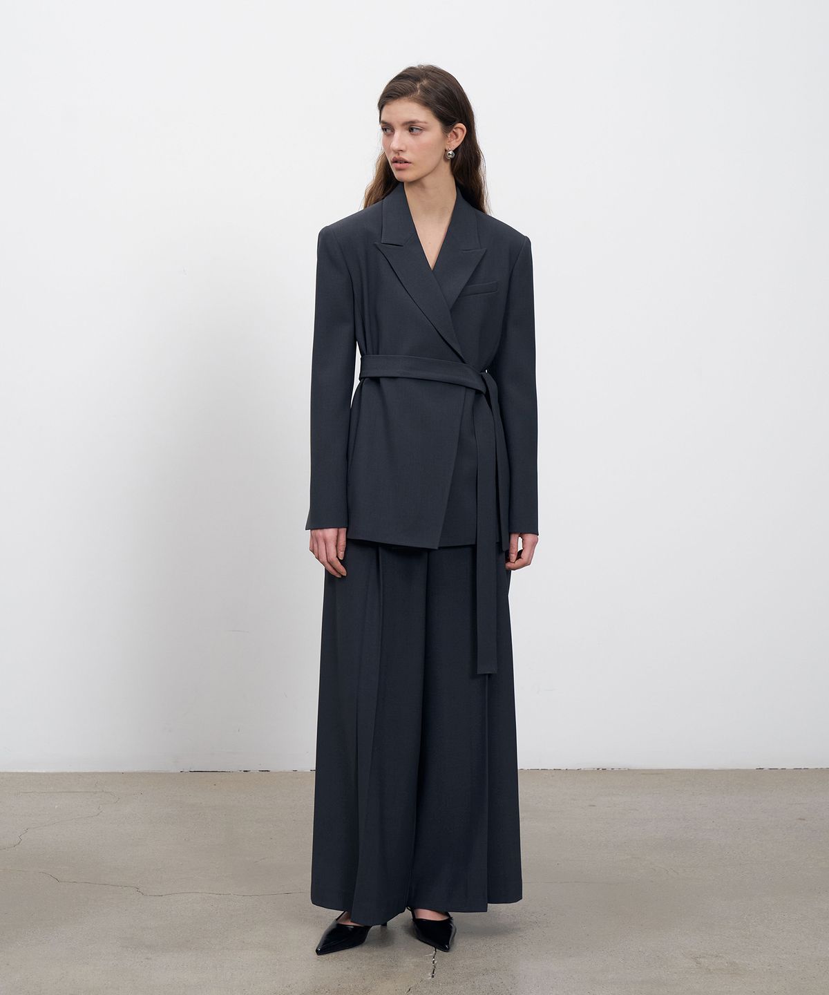 르네제이(RENEJ) Mac Pleated Wide Trousers