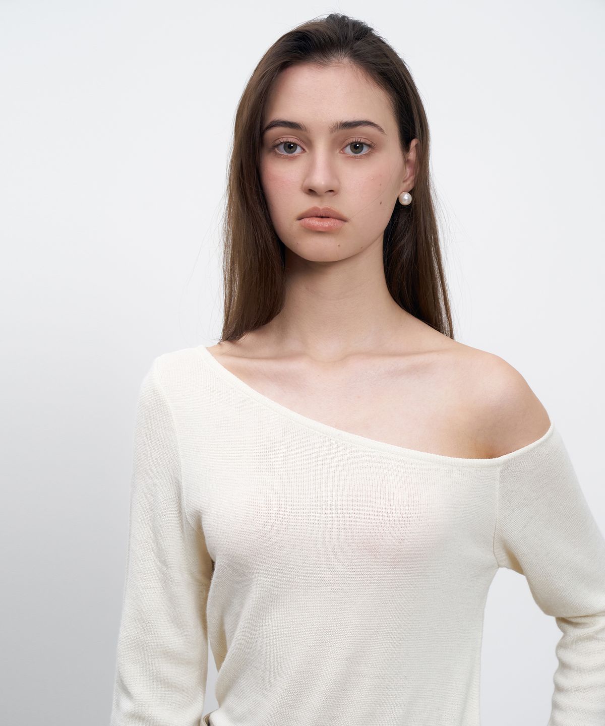 르네제이(RENEJ) One Off Shoulder Knit