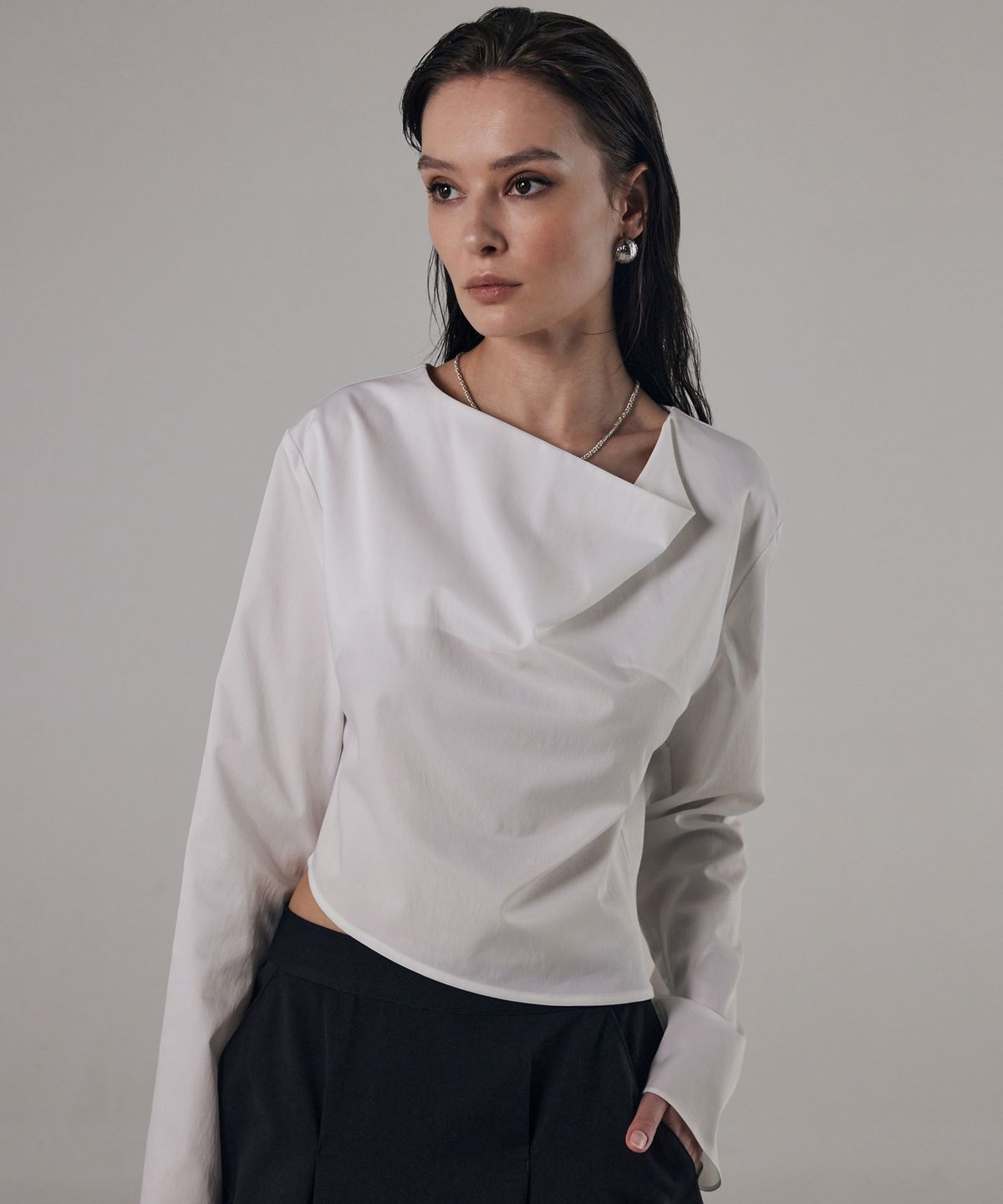 트리밍버드(TREEMINGBIRD) Cowl Blouse [ White ]