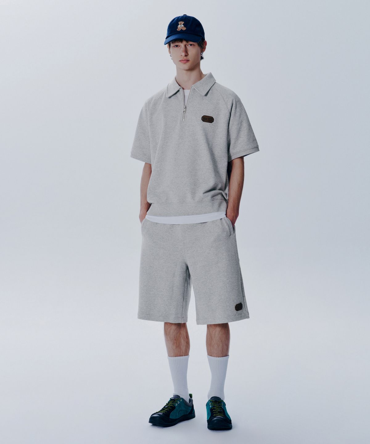 마리떼 프랑소와 저버(MARITHÉ + FRANҪOIS GIRBAUD) M LEATHER PATCH SWEAT HALF PANTS heather gray