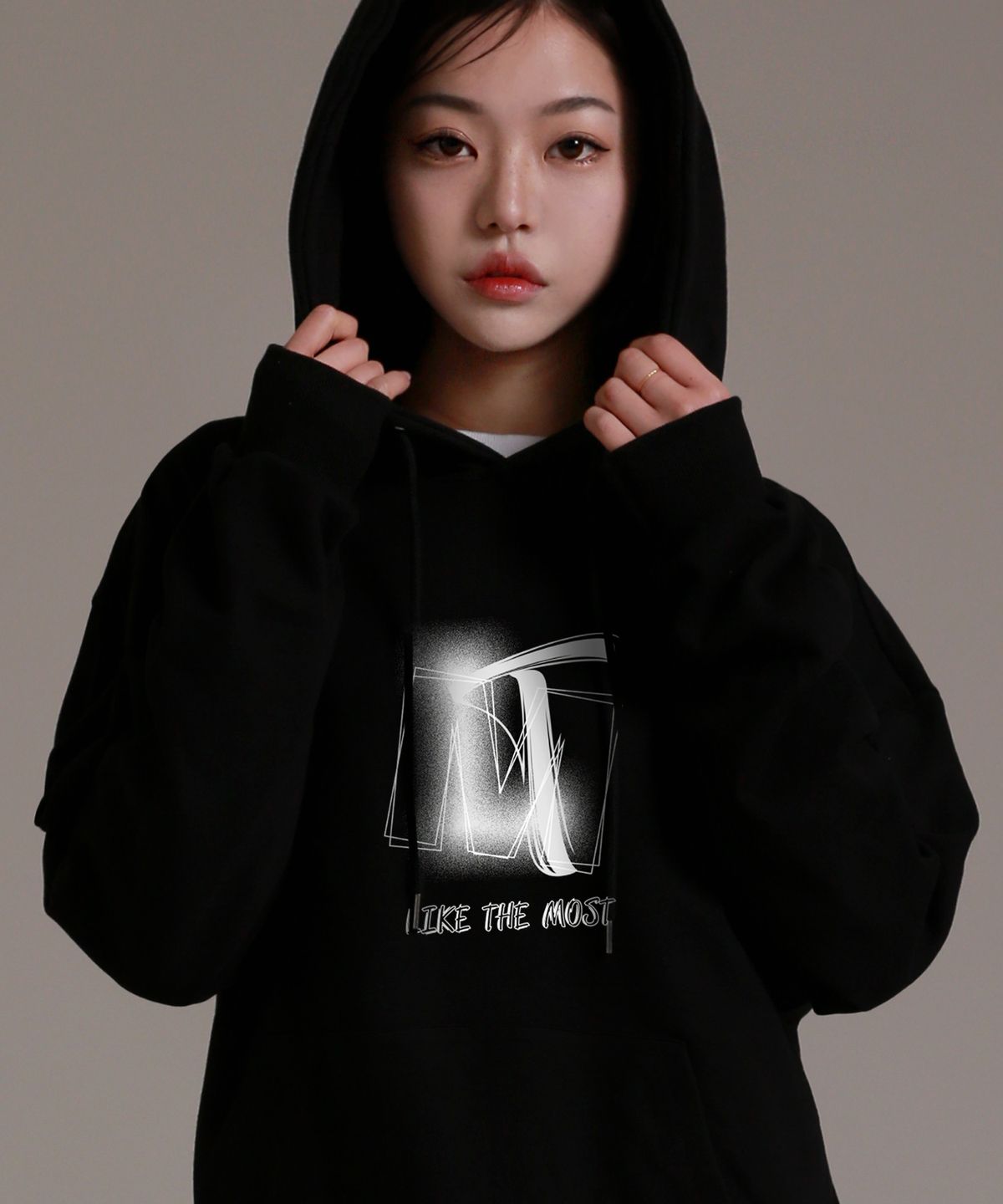 라이크더모스트(LIKE THE MOST) LTM 스머지 오버핏 후디 [블랙]
