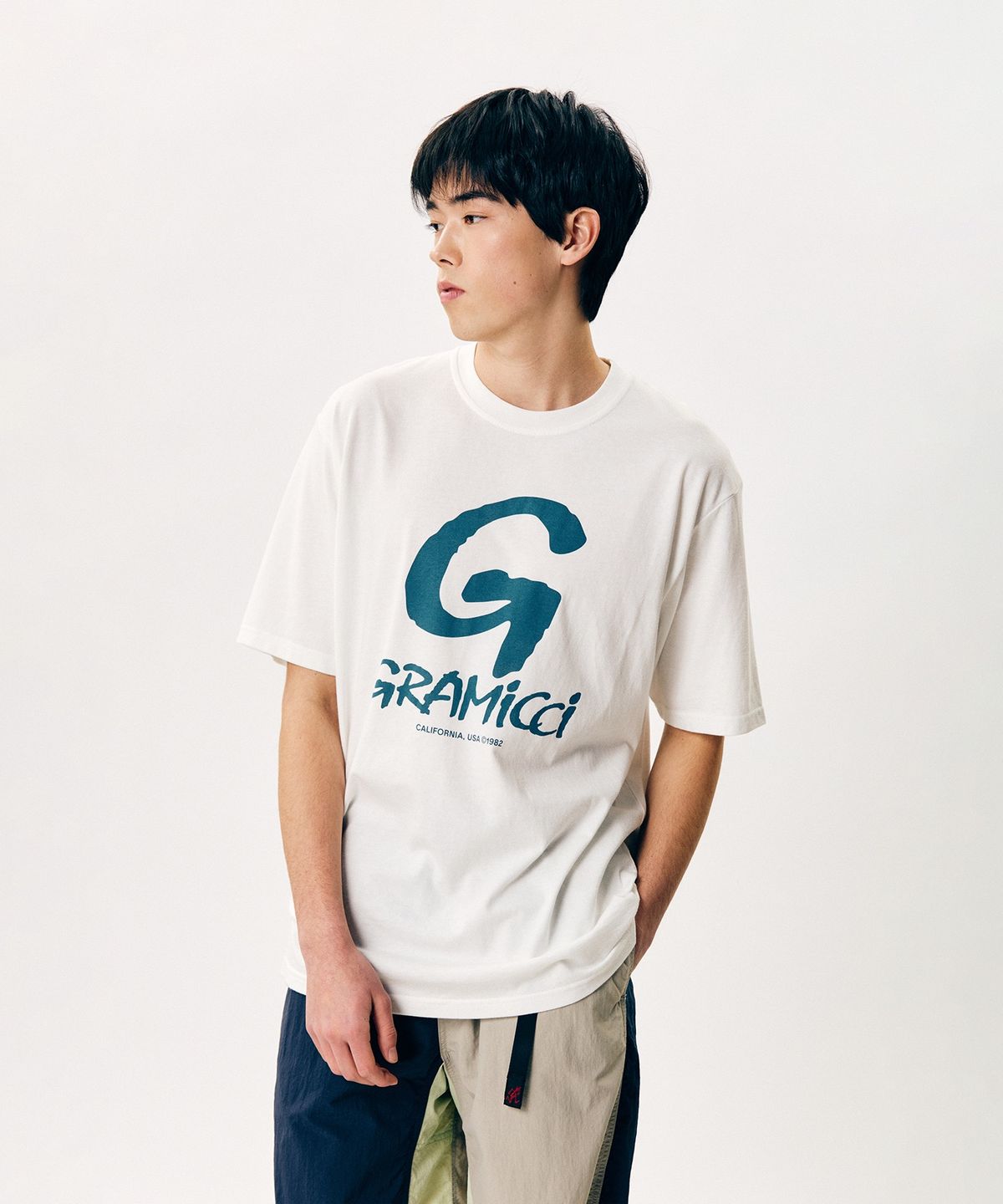 그라미치(GRAMICCI) G로고 티셔츠 White