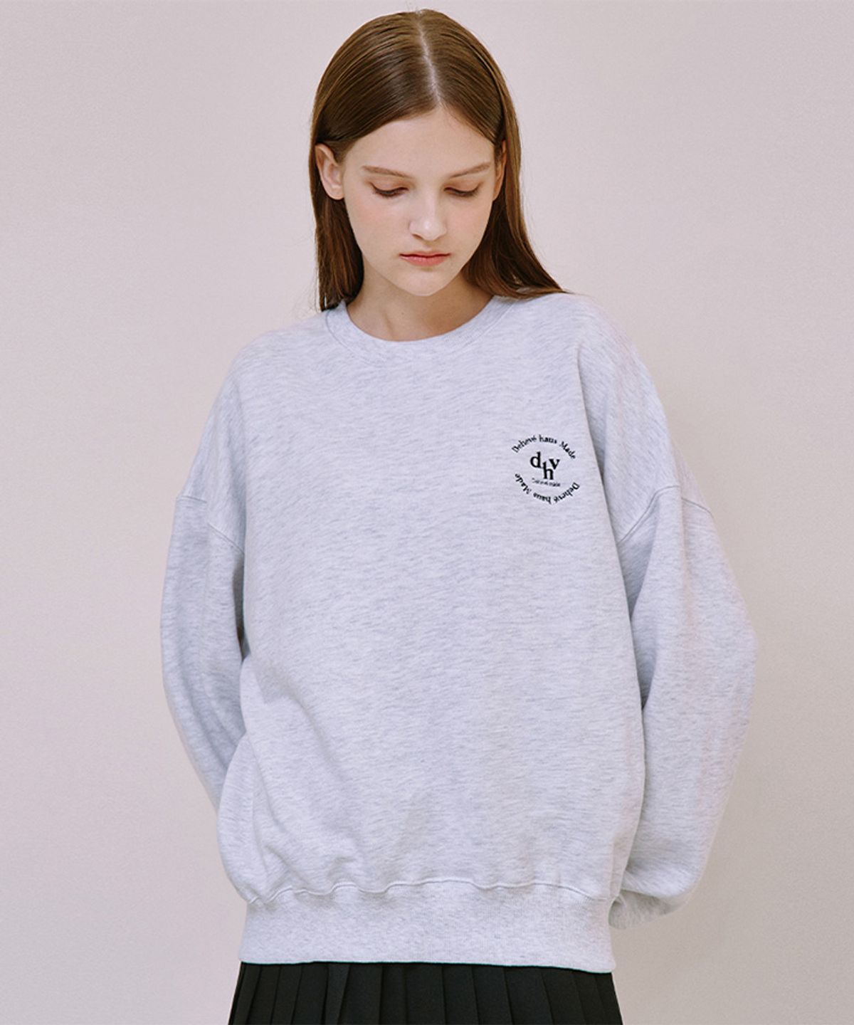 드헤베(DEHEVE) Haus Round Sweatshirt [White Melange]
