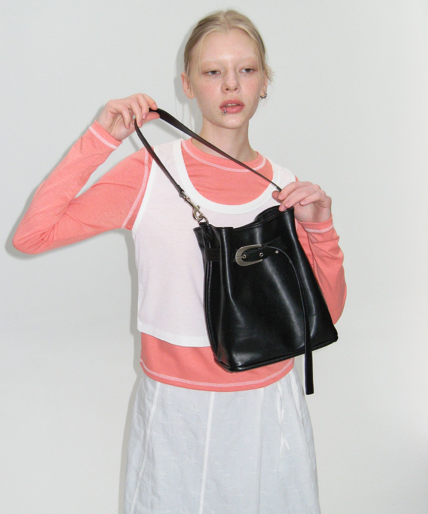 여밈(YEOMIM) farrier bucket bag (black) - 사이즈 & 후기 | 무신사
