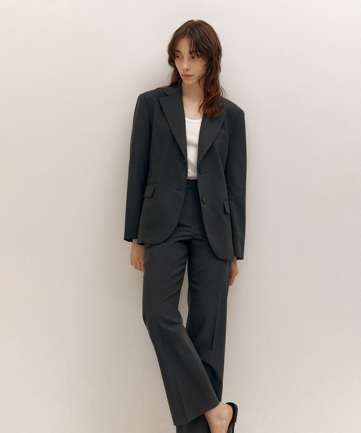 아바몰리(AVA MOLLI) MARTIN SEMI WIDE SLACKS (D/GREY)