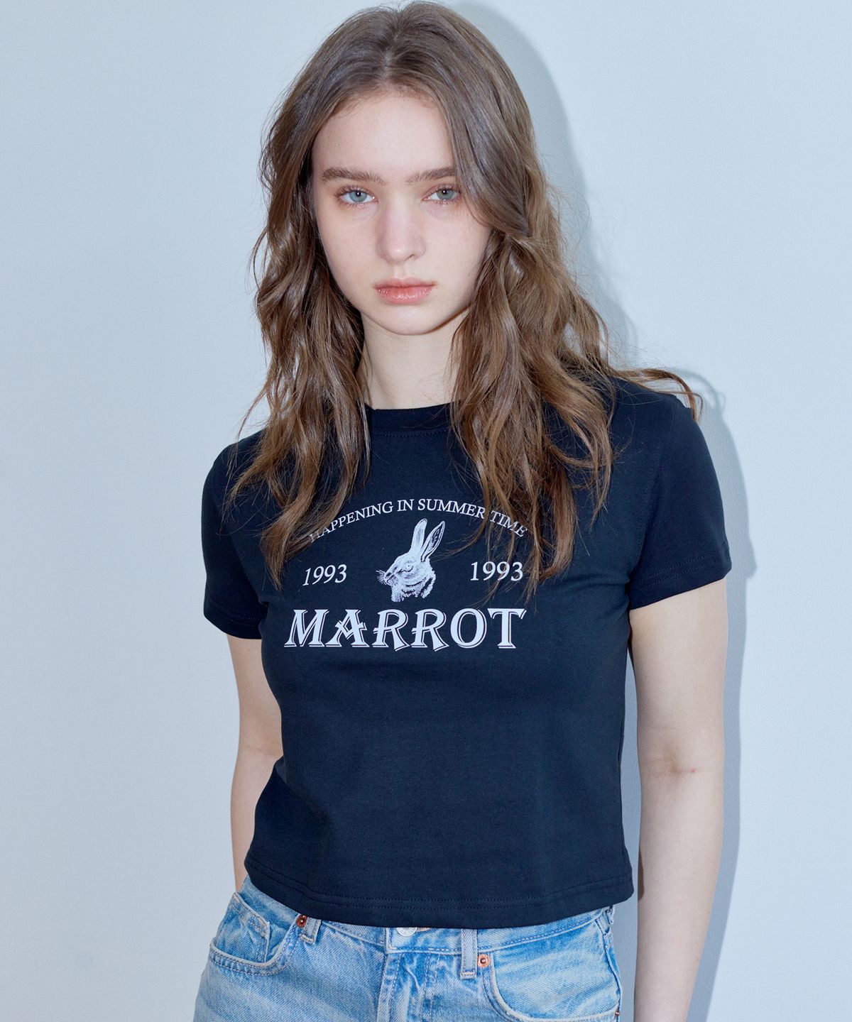 마롯(MARROT) HOLIDAY RABBIT  CROP T-SHIRT_BLACK