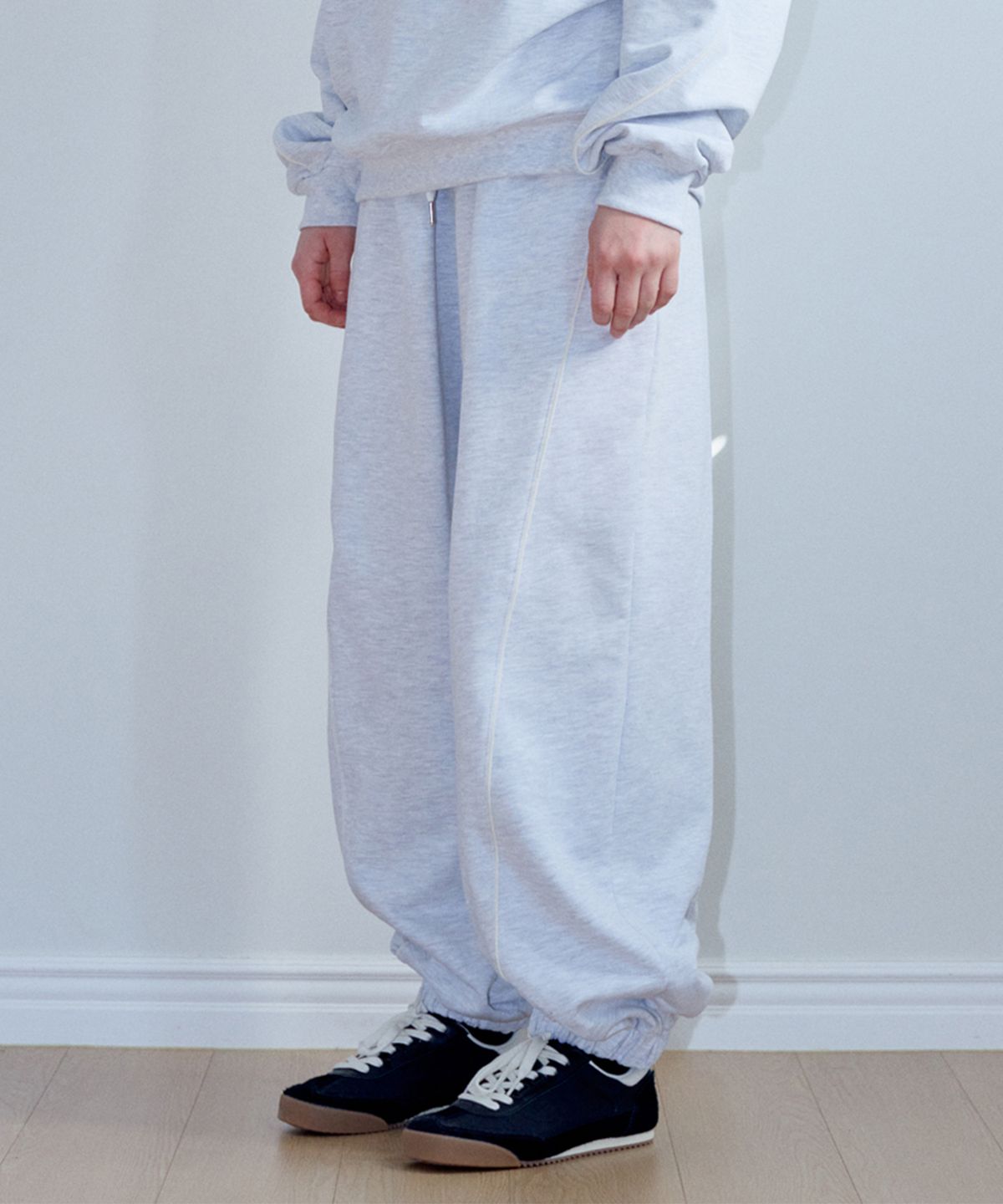 마롯(MARROT) PAIPING JOGGER PANTS_WHITE