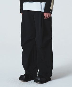 DOUBLE TUCK TAB NYLON PANTS BLACK
