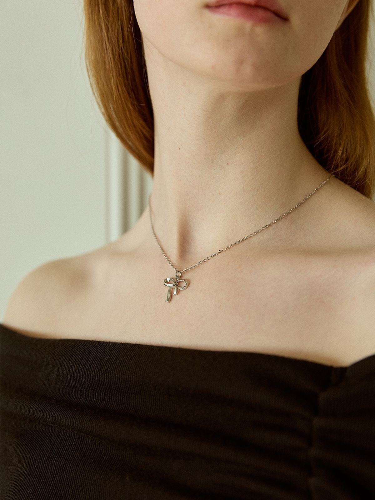 핑크파인애플(PINK PINEAPPLE) WAVE RIBBON NECKLACE_SILVER