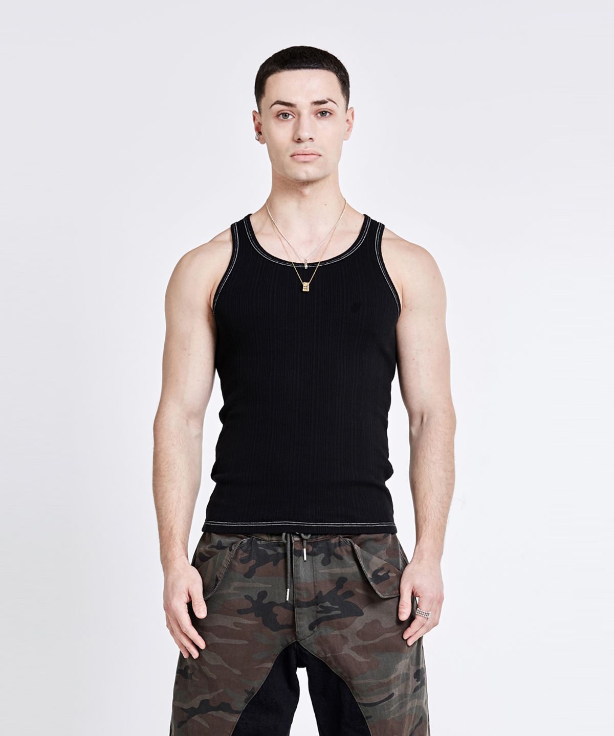 51퍼센트(51PERCENT) CONTRAST BACK LOGO SLEEVELESS - Black