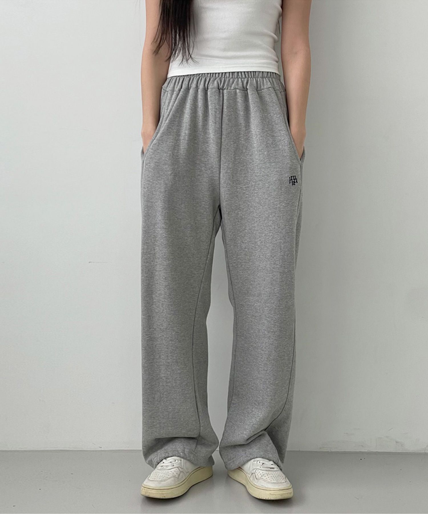 ●muahmuah● Logopoint training pants gray _MUP23101_ MUSINSA | MUAHMUAH Logo point training pants [gray]