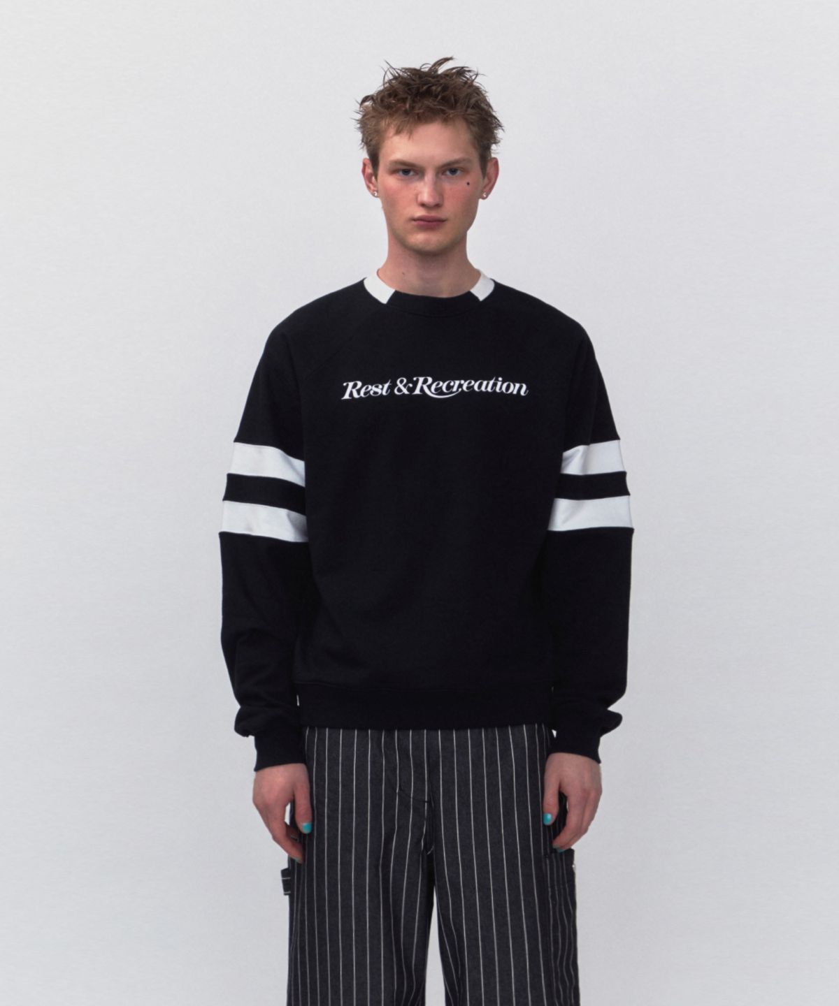 레스트앤레크레이션(REST&RECREATION) RR OVERSIZED RAGLAN SWEATSHIRT_BLACK