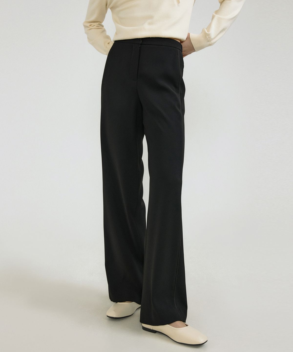 오떼뜨(OCTETTE) SIDE LINE-SEMI PANTS_BLACK