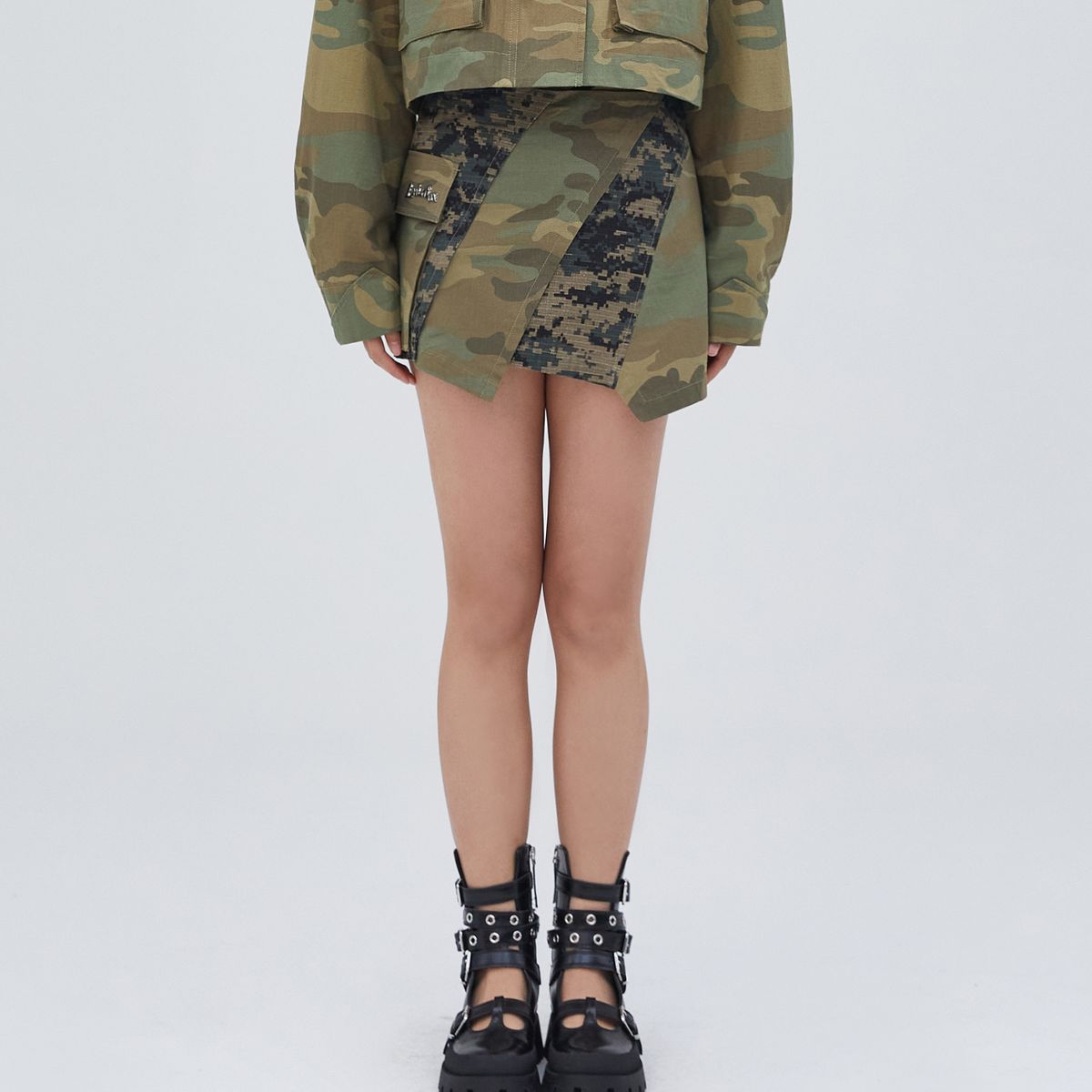라라폭스(LALAFOX) KAMO SKIRT KHAKI BQ2WS001