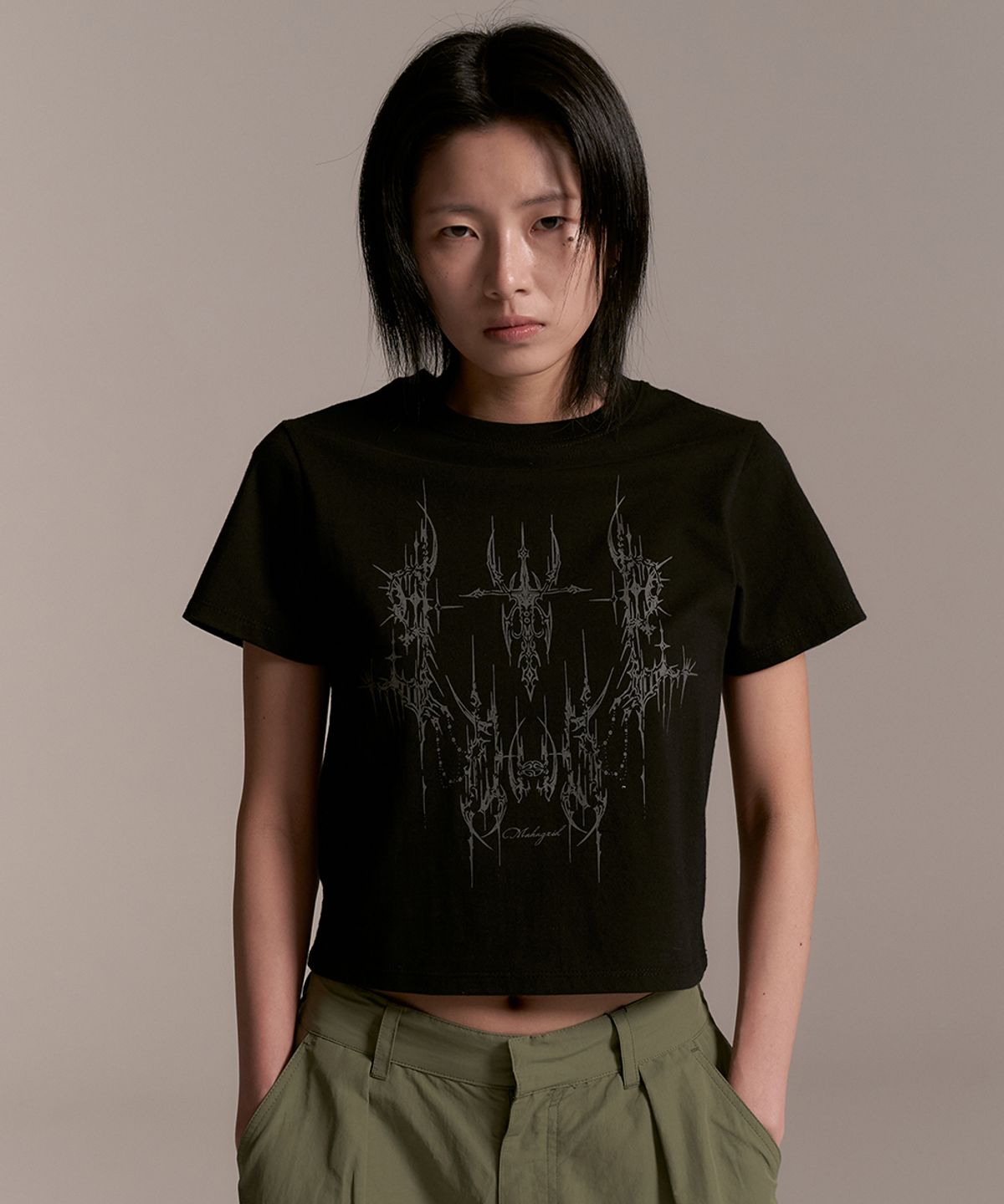 마하그리드(MAHAGRID) TATTOO CROP TEE BLACK(MG2EMFT582A)