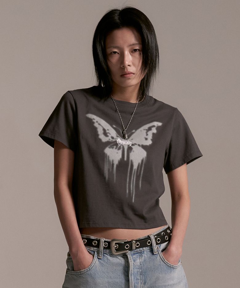 BUTTERFLY GOTH CROP TEE CHARCOAL(MG2EMFT583A)