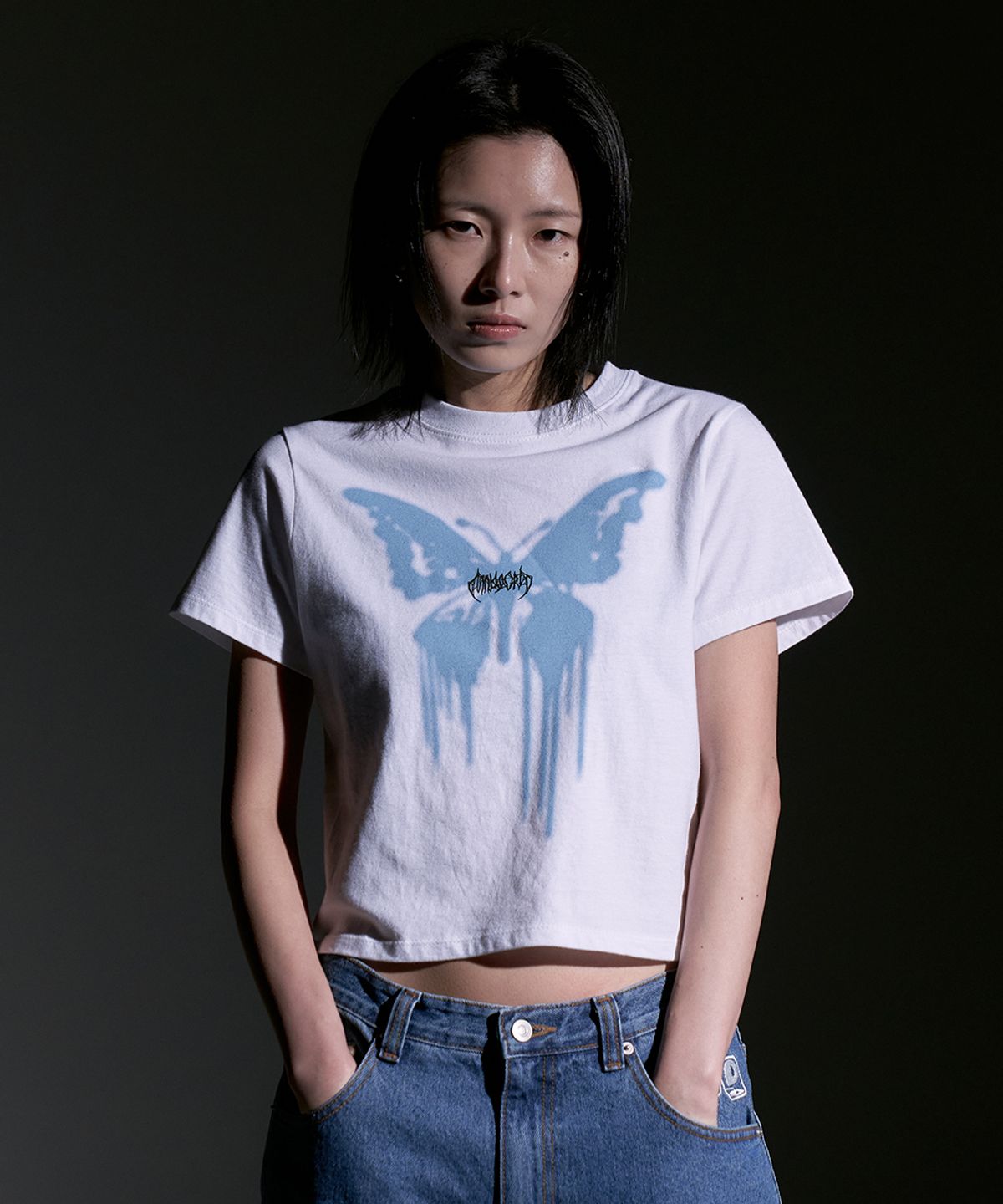 마하그리드(MAHAGRID) BUTTERFLY GOTH CROP TEE WHITE(MG2EMFT583A)