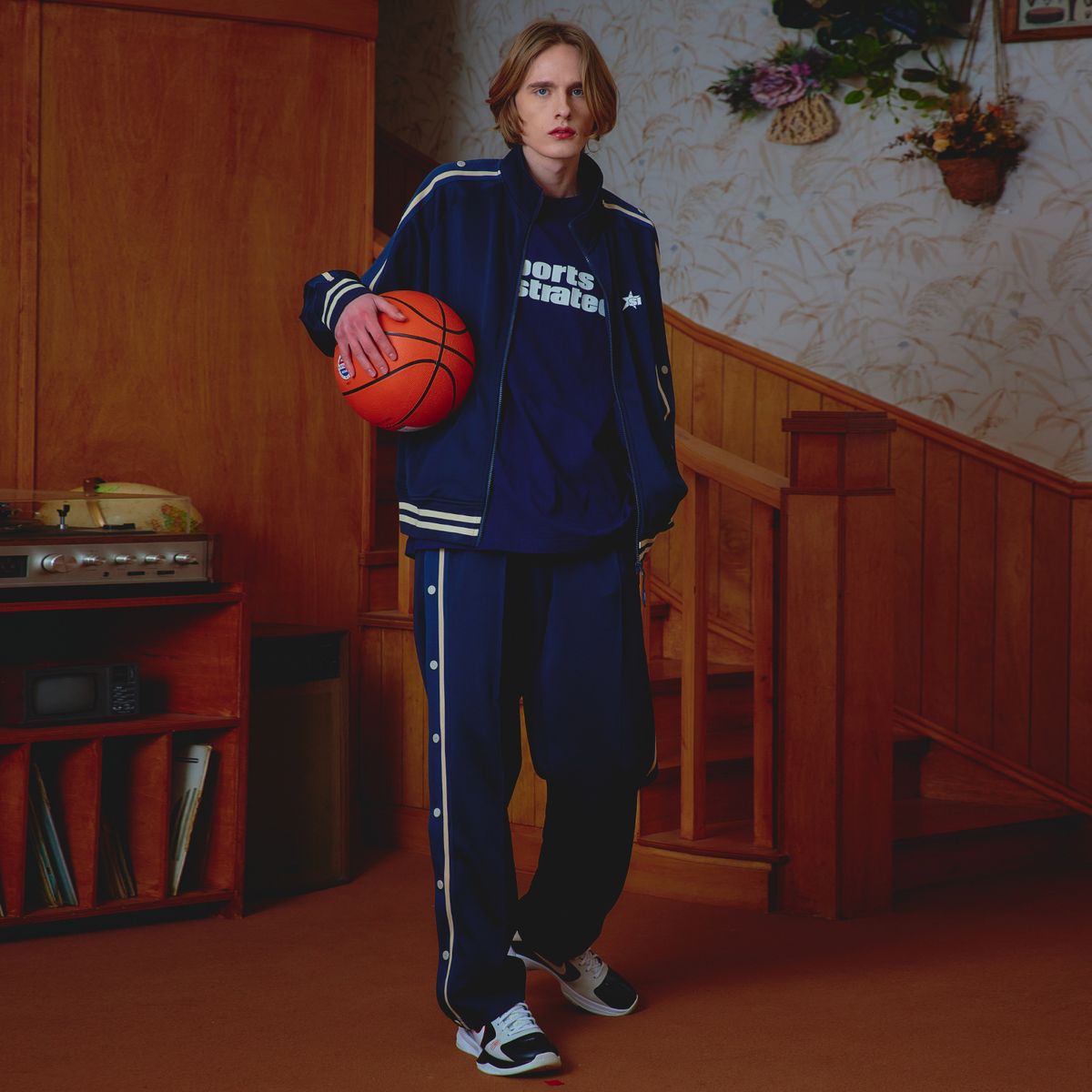 스포츠 일러스트레이티드(SPORTS ILLUSTRATED) BASKETBALL SIDE BUTTON TRACK PANTS (NAVY)