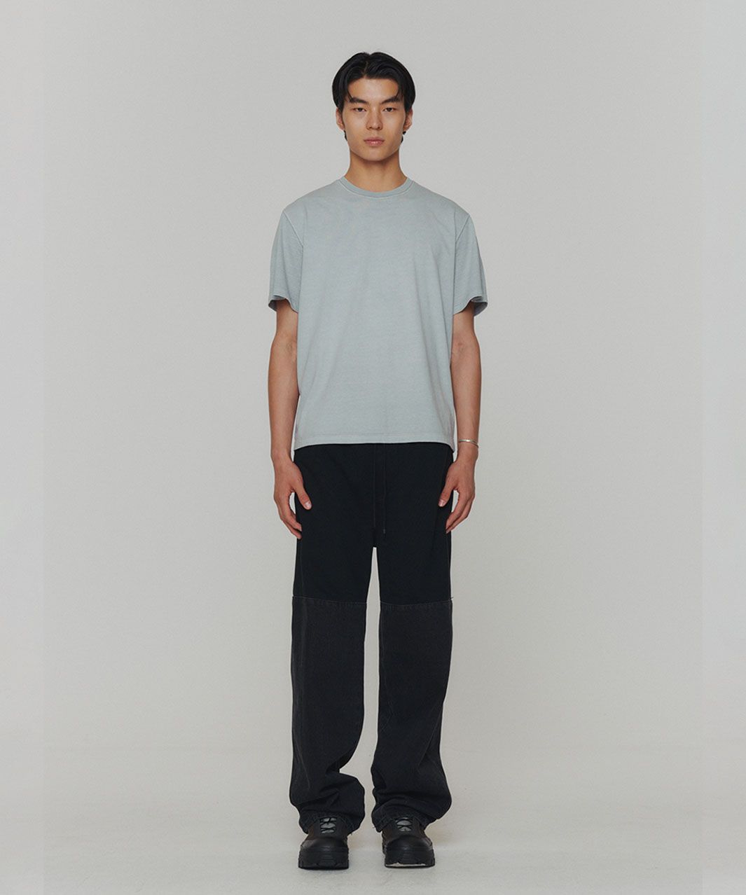 MUSINSA公式 | AMOMENTO DRAWSTRING DENIM PANTS (2COLORS)