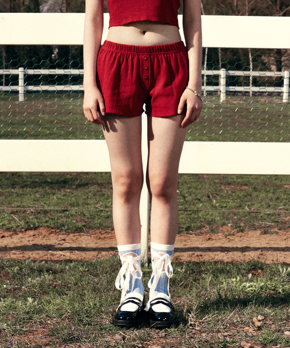 유희(YOUHEE) EYELET SHORTS RED
