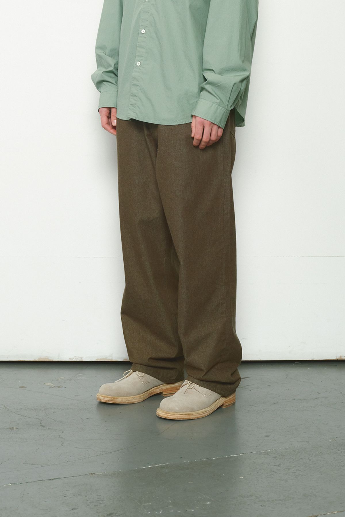 홀리선(HORLISUN) Blueborn Wide Tapered Color Denim Pants Olive