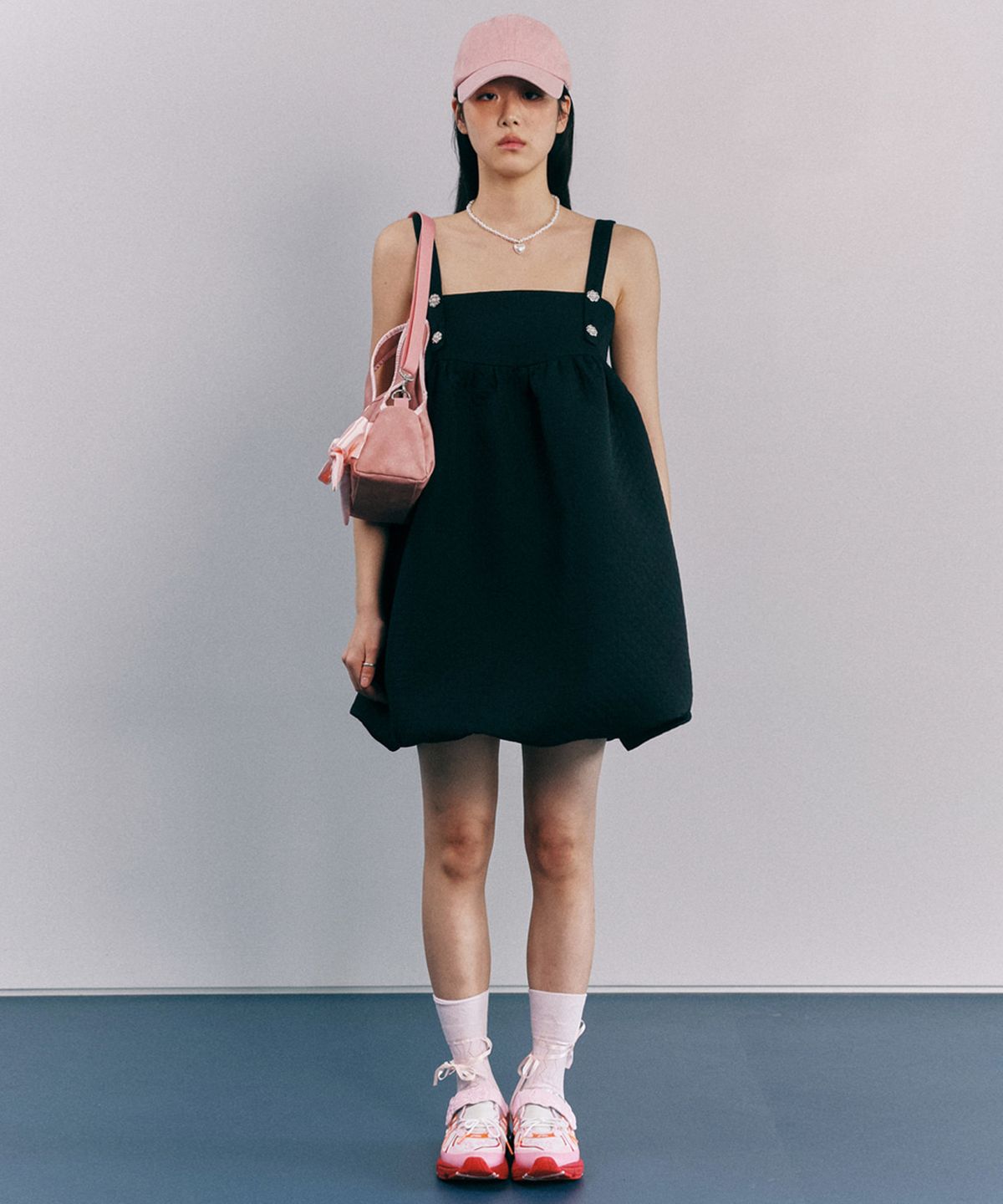 시월107(SIWL107) Quilt One-piece (Black)