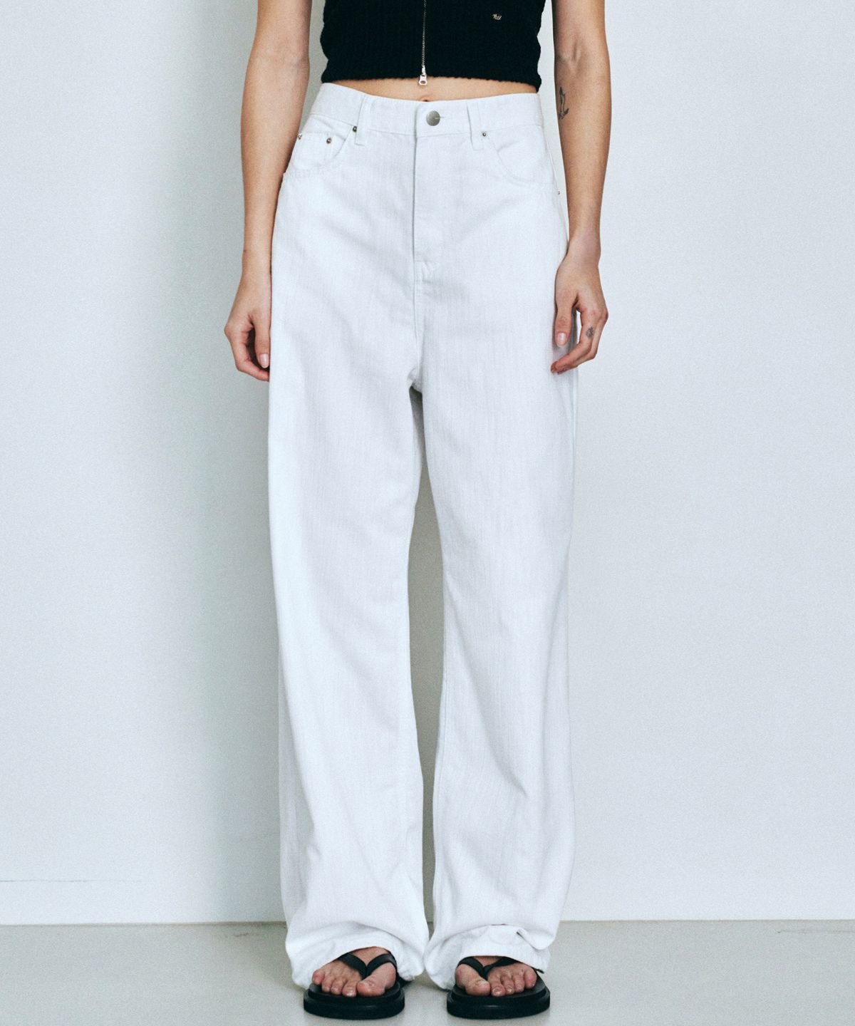 니브(NEEV) Slub texture wide denim pants