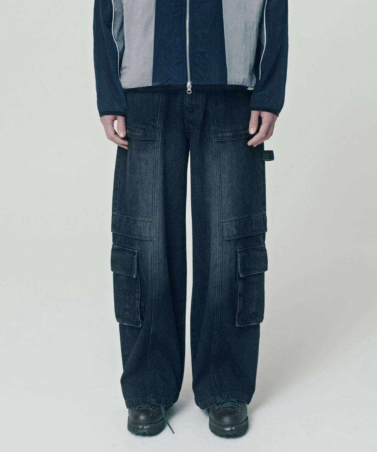 더바이닐하우스(THEVINYLHOUSE) HARDTACK WIDE DENIM PANTS CHARCOAL (VH2ESUD110A)