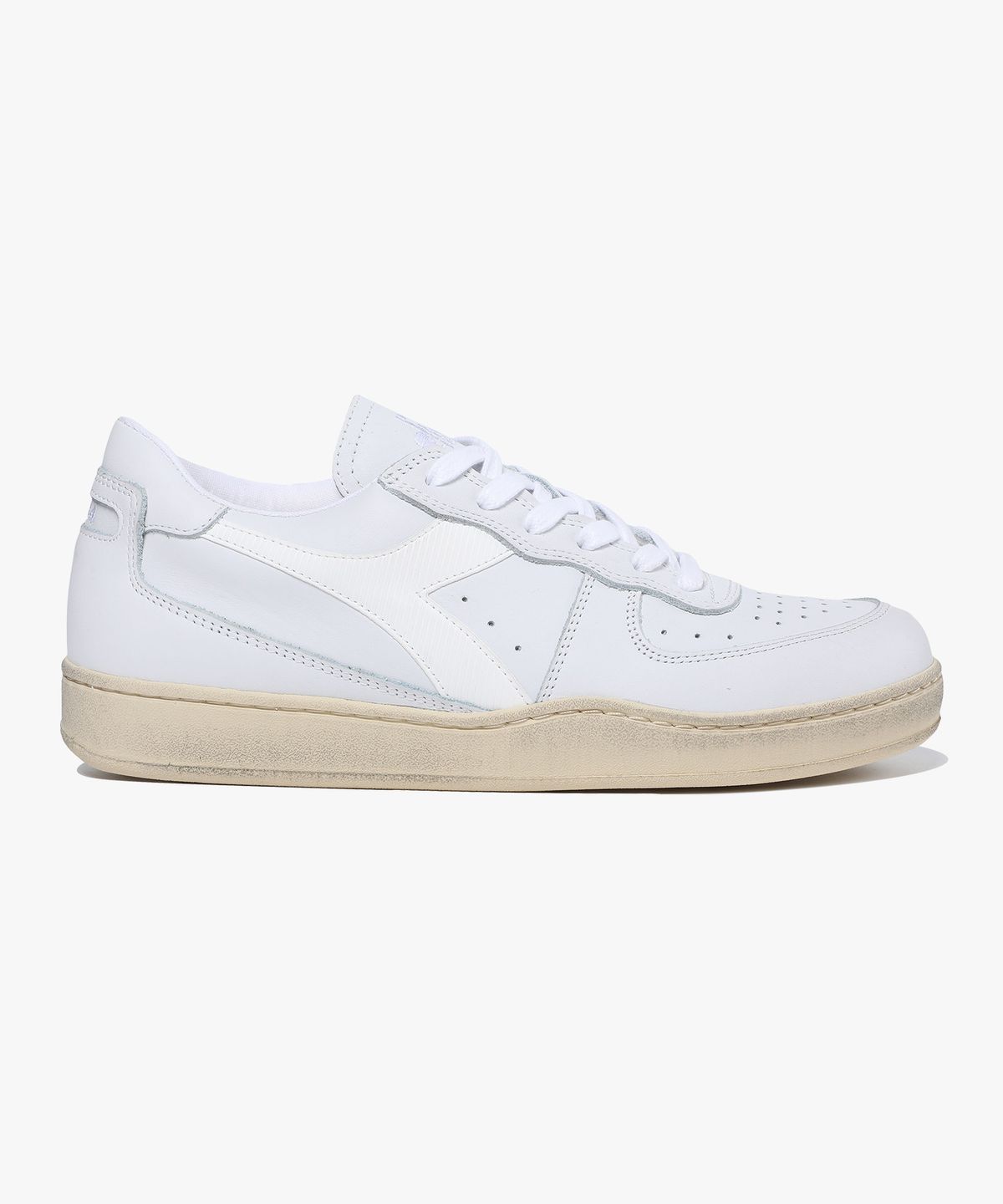 디아도라(diadora) 미 바스켓 로우 유즈드 WHITE