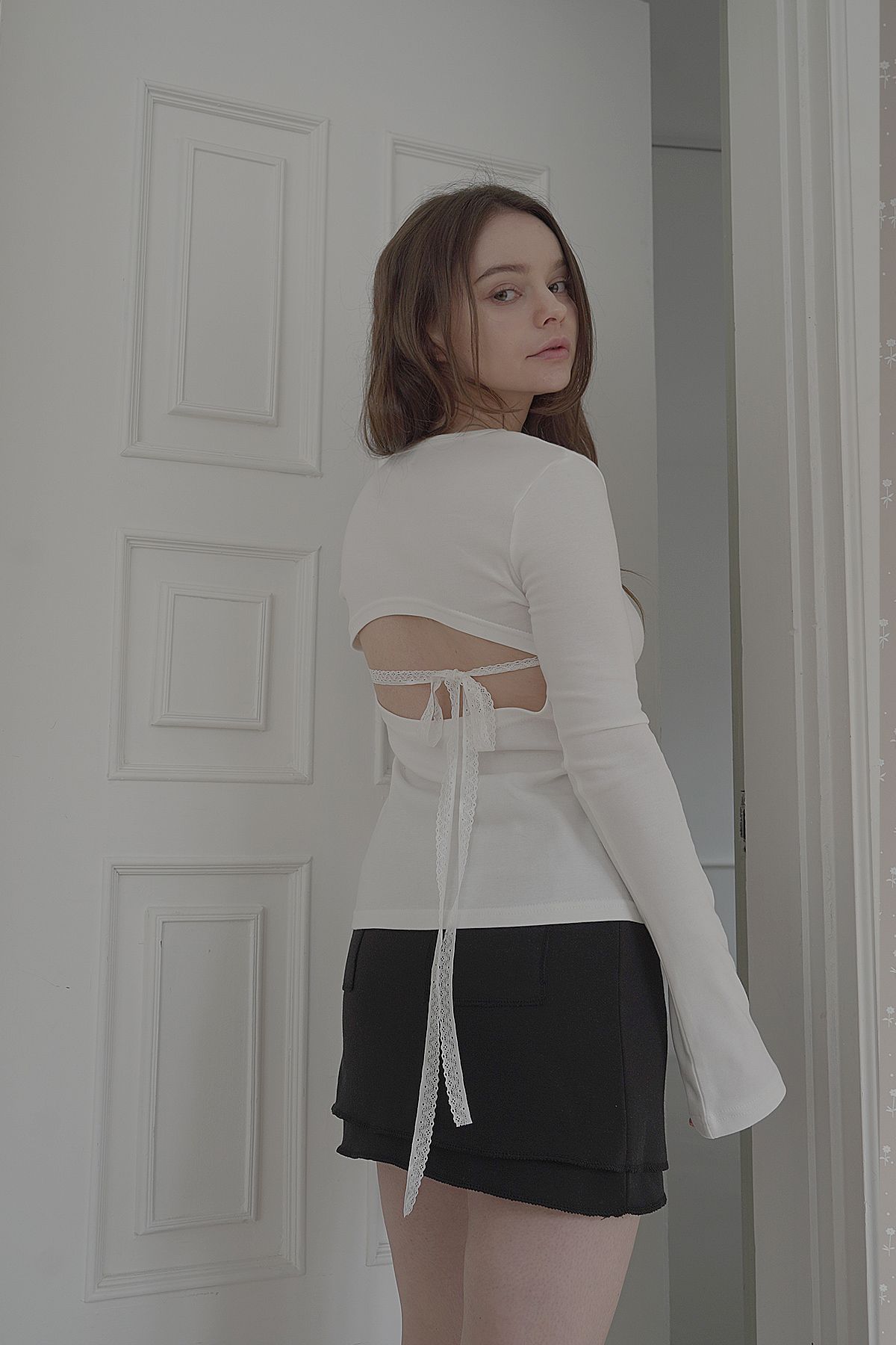 【Bellialeu】Back ribbon long sleeve MUSINSA | BELLIALEU BACK RIBBON LONG SLEEVE-WHITE