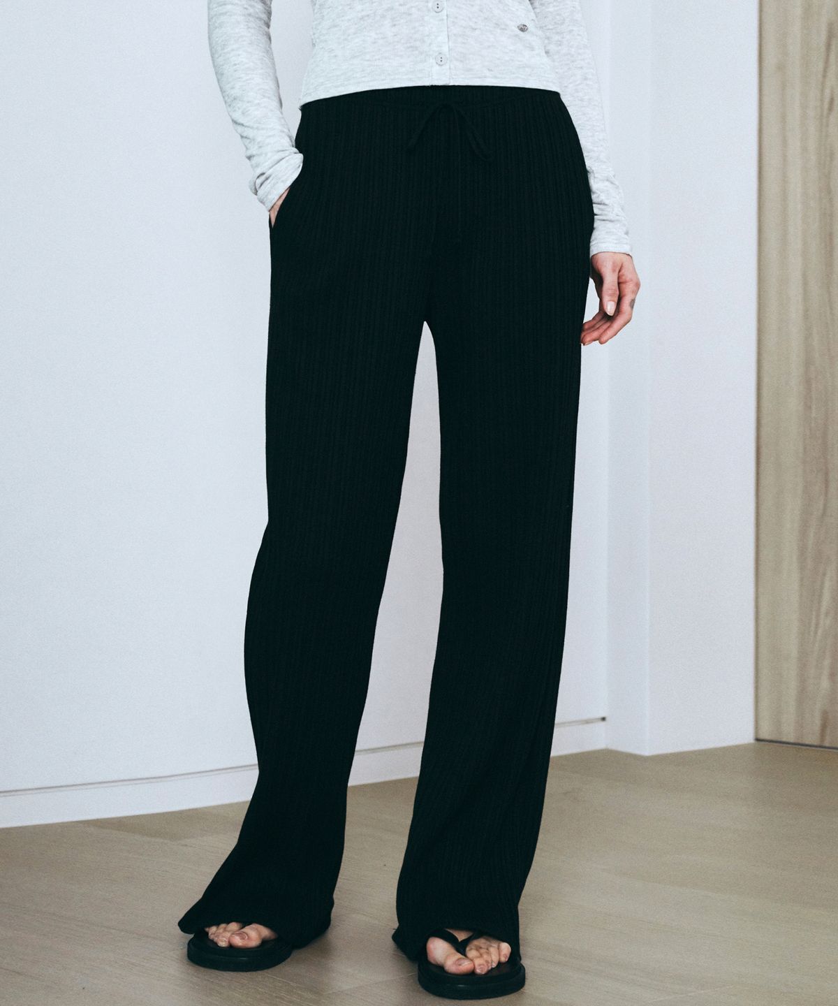 니브(NEEV) Slim ribbed wide banding pants (black)