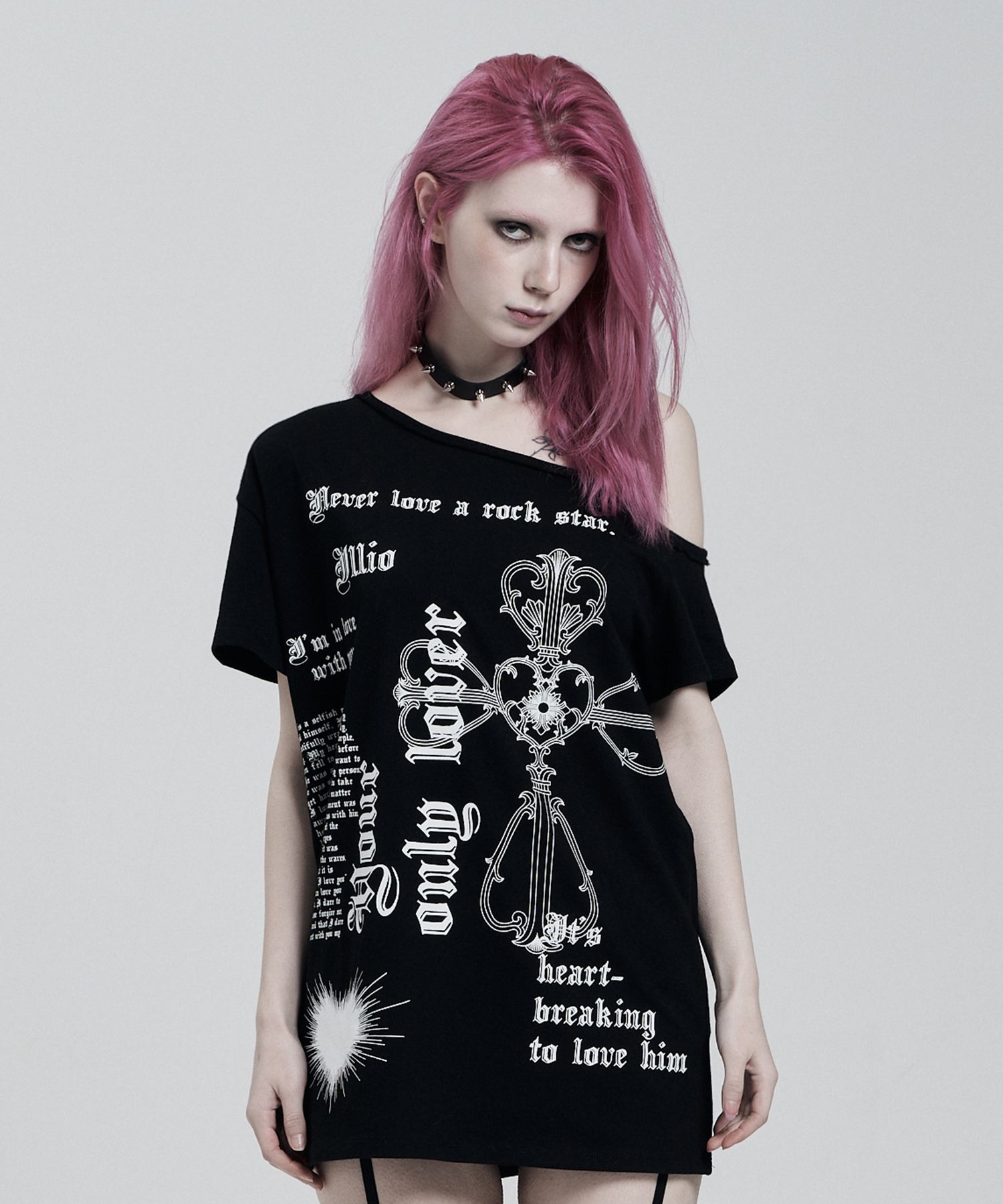 【韓国illio イリオ】Angel one shoulder t-shirts MUSINSA | ILLIO BLACK LOVER ONE SHOULDER T-SHIRTS
