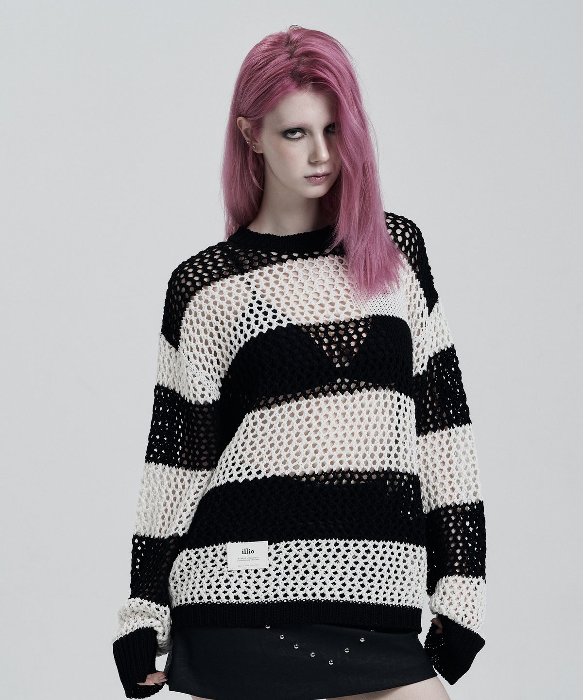 일리오(ILLIO) STRIPE HEART MESH PULLOVER