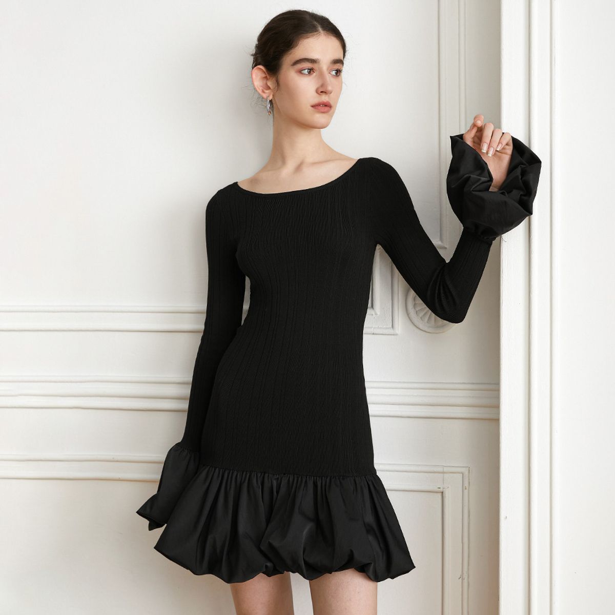 와이와이아이엠(YYIAM) YY_Wide-curved neckline knitted dress