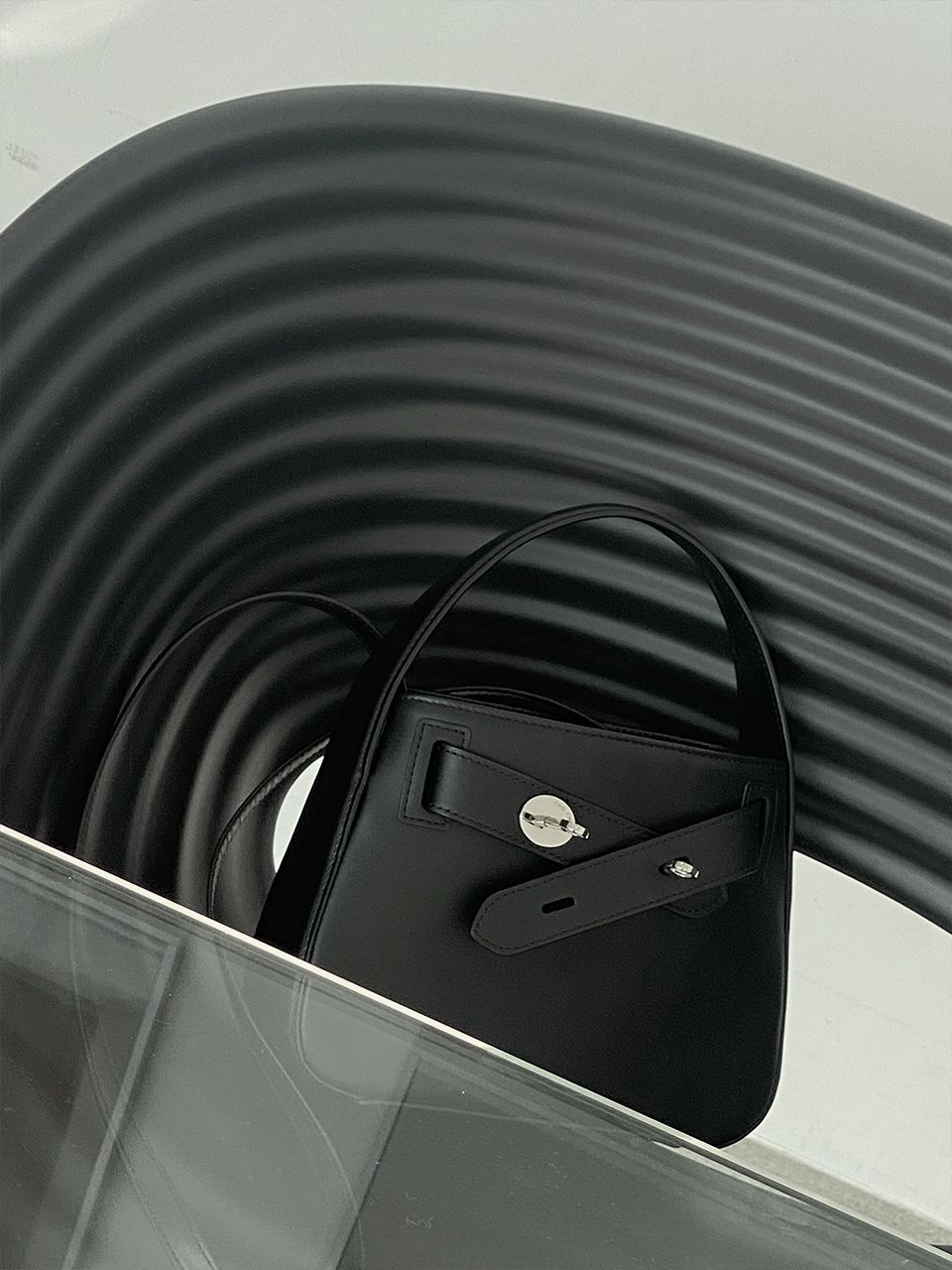 MUSINSA | THE OFTN TILT Bag Black Silver S