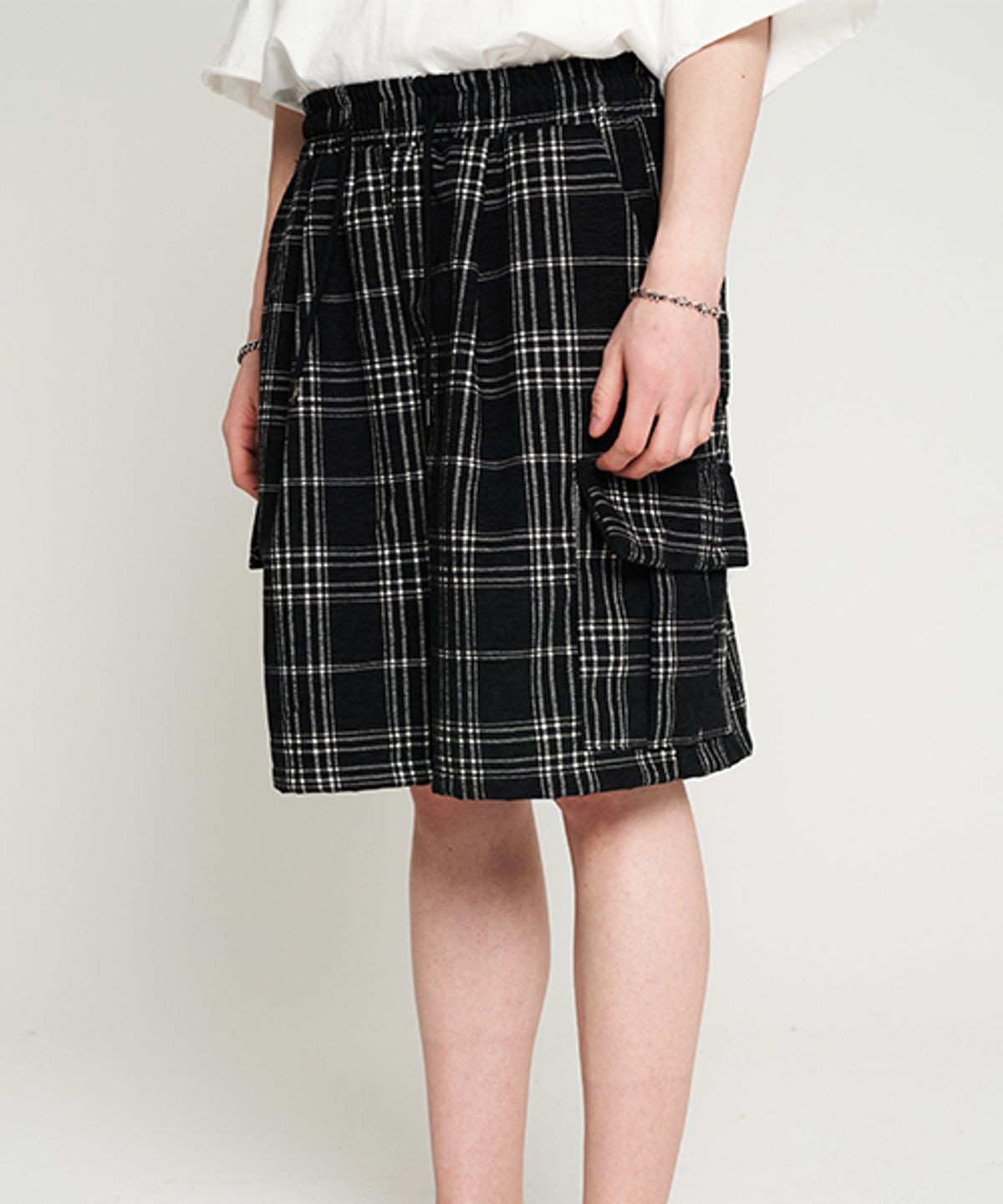 테네르(TENER) Checkered Bermuda Cargo Banding Pants Black