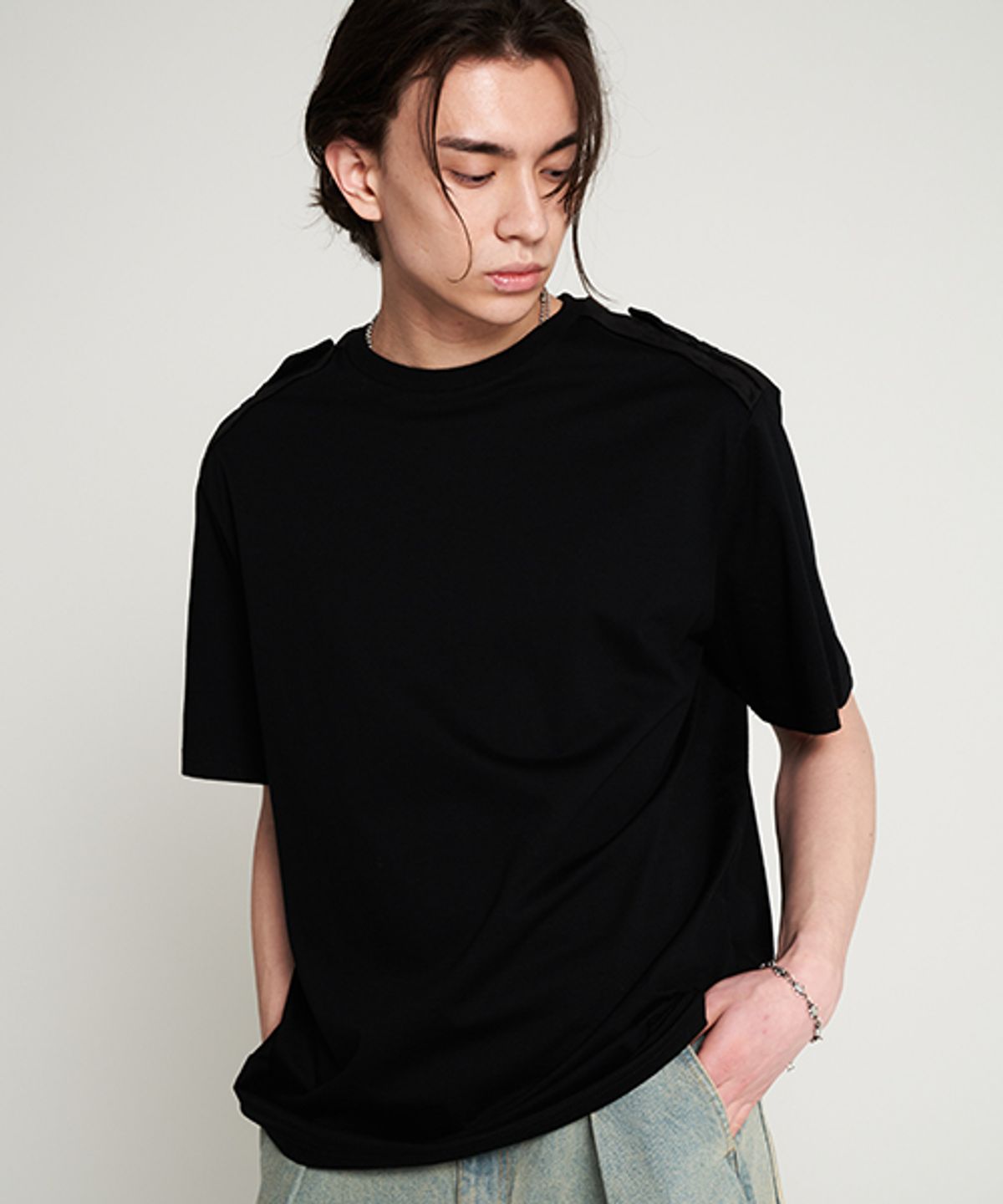 테네르(TENER) tnr shoulder round t-shirt black