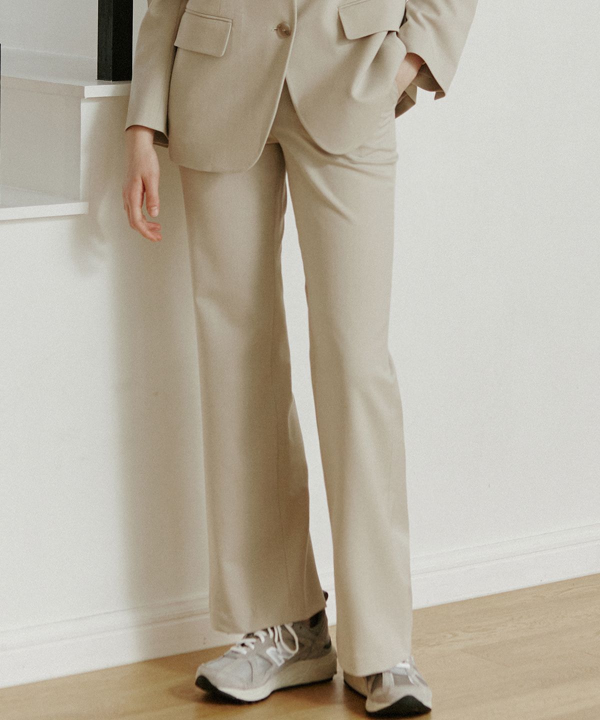 논로컬(NONLOCAL) Classic Semi-Wide Pants - Beige