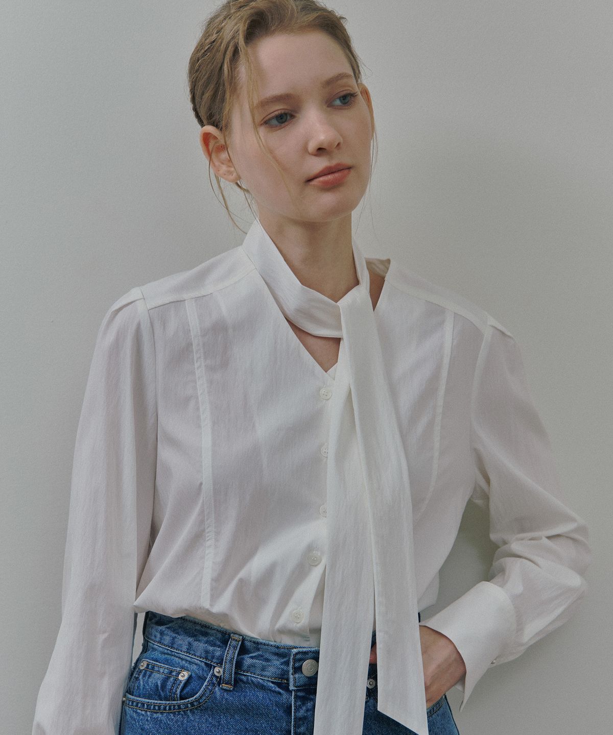 논로컬(NONLOCAL) V-neck Tie Blouse - Off White