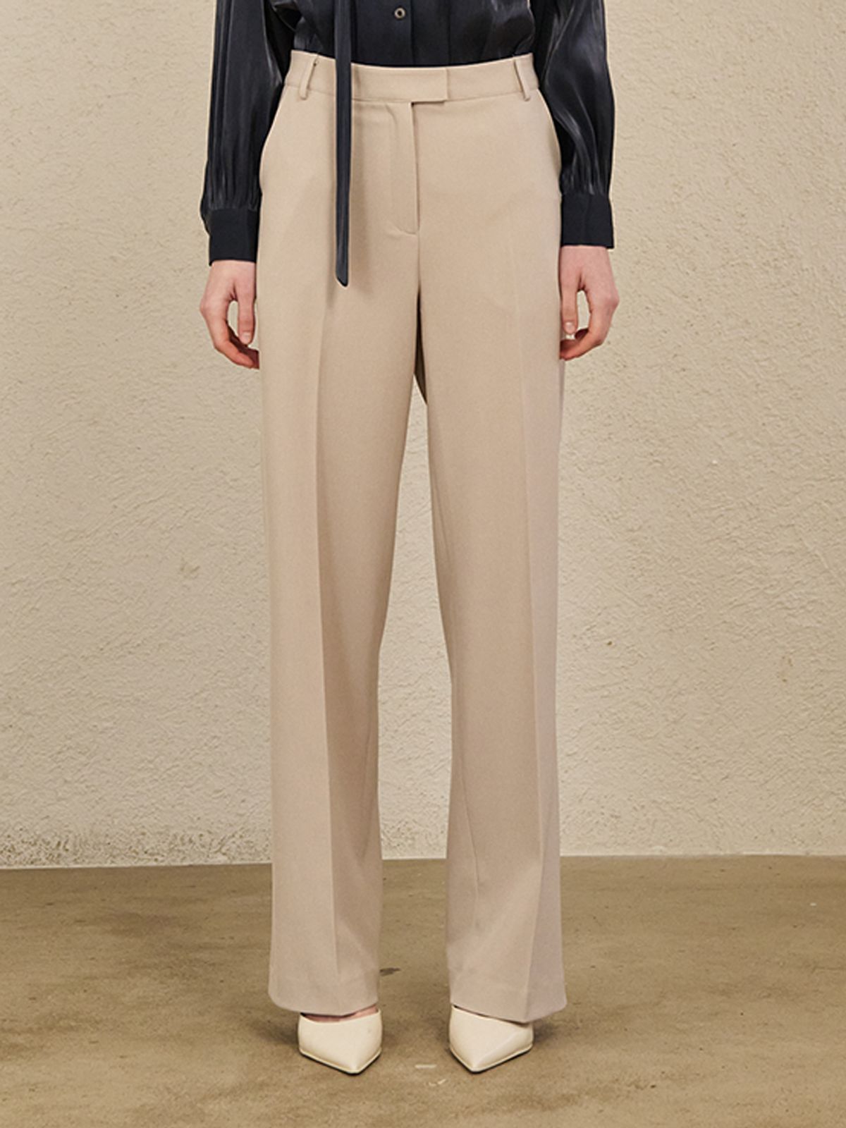 누브(NOUVE) Straight Semi Wide Pants - Beige