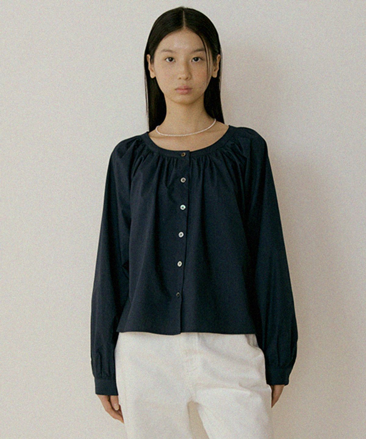링서울(LINGSEOUL) shirring volume blouse-navy