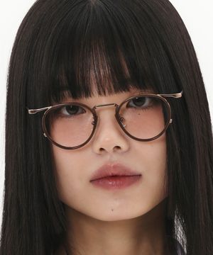 긱시크 레트로 브라운