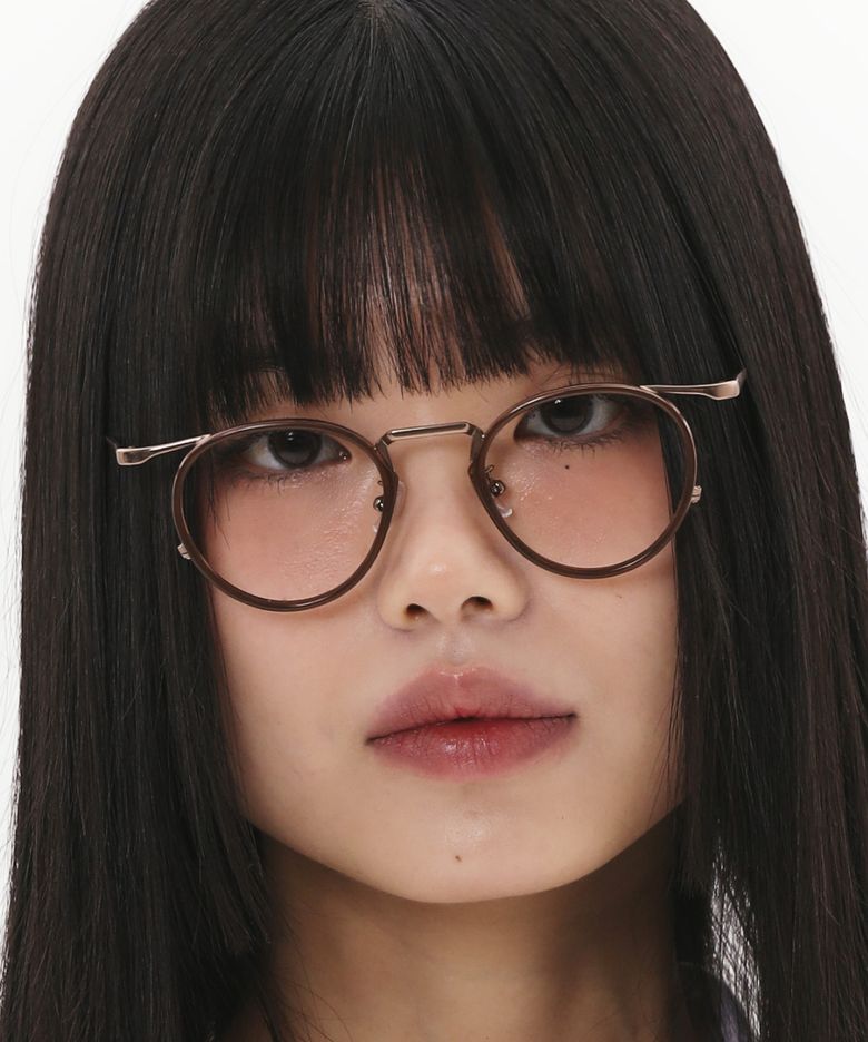 긱시크 레트로 브라운