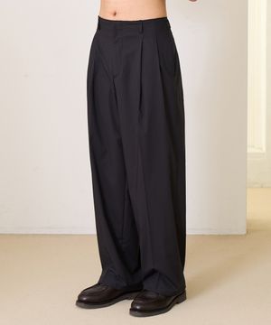 에센셜 투턱 와이드 슬랙스 (BLACK)