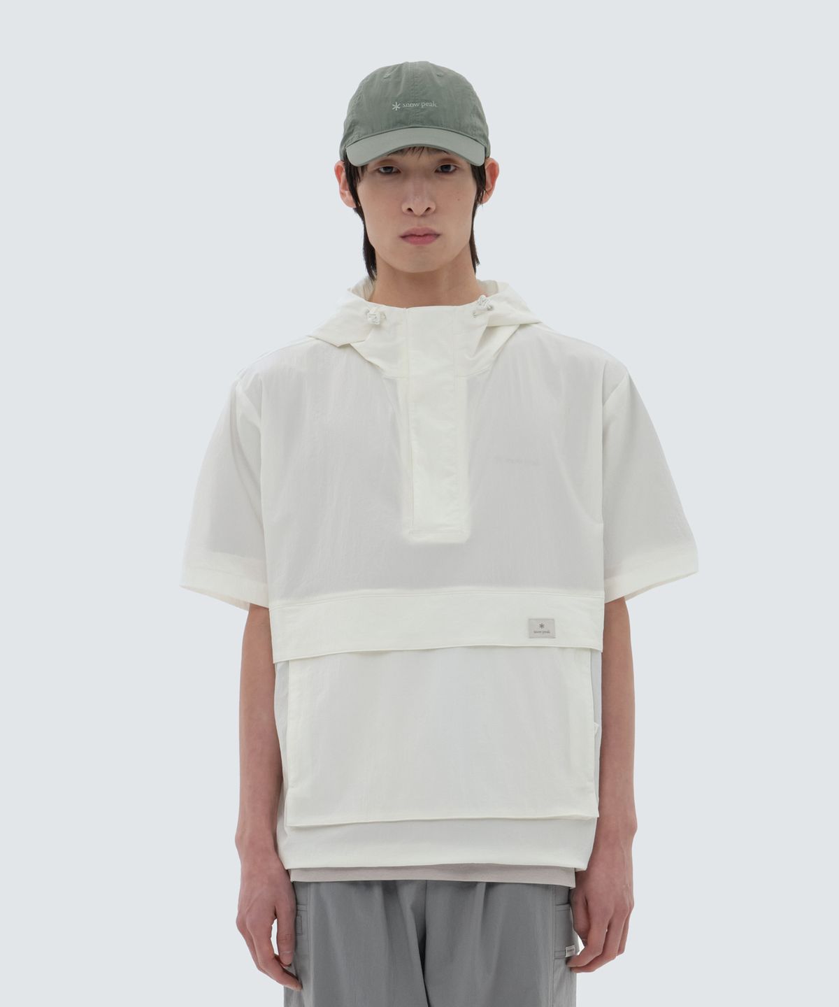 스노우피크 어패럴(SNOWPEAK APPAREL) 루트 후드 반팔 아노락 Ivory (S24MURAN65)