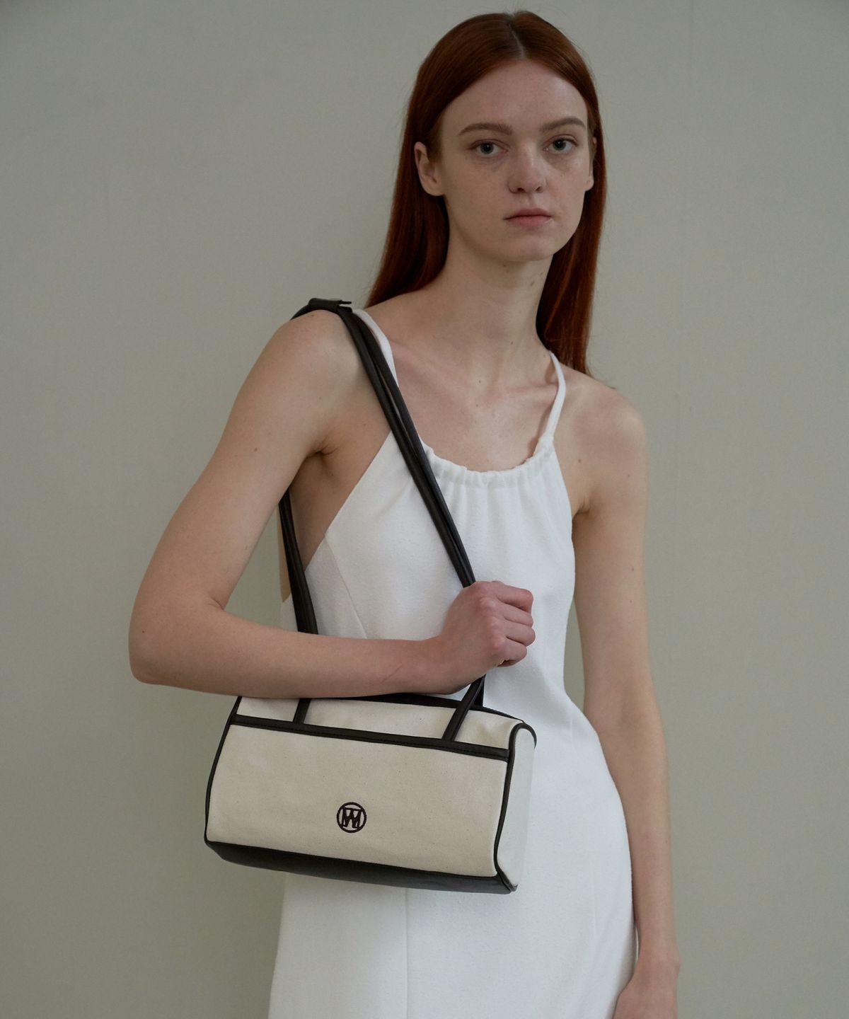 프롬웨얼(FROMWHERE) Logo Shoulder Bag Ecru